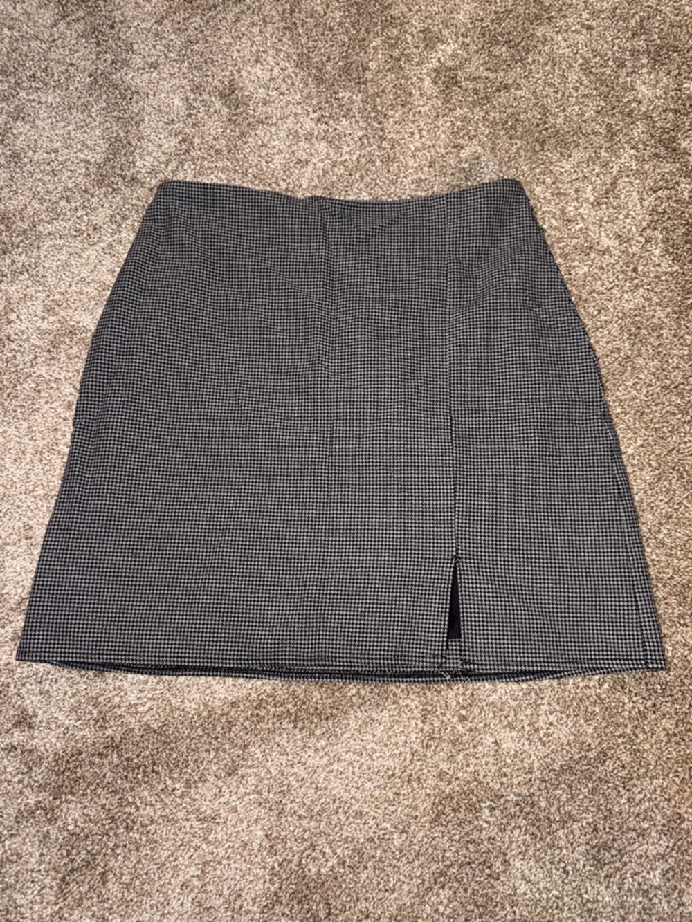 Old Navy Checked Mini Skirt in Black and White